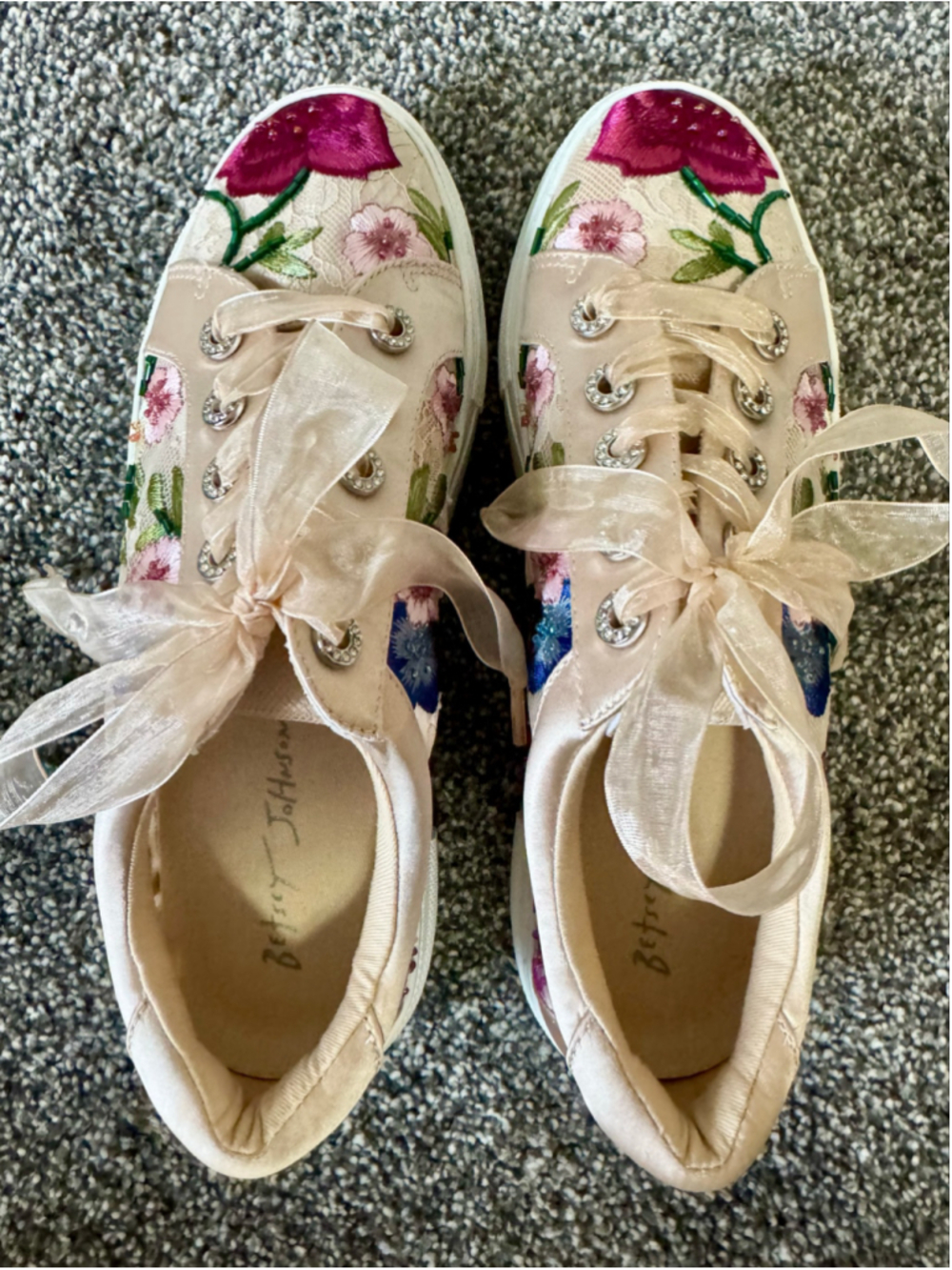 Women's Betsey Johnson Jayla Embroidered & Beaded Sneakers Size 8.5 - Picture 10 of 13
